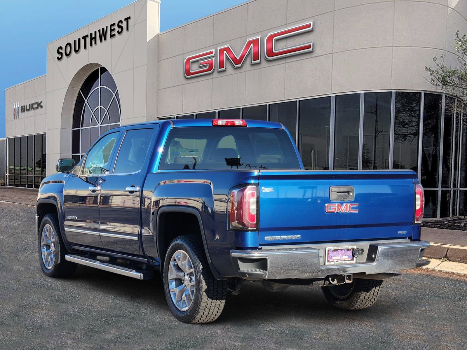 Used 2017 GMC Sierra 1500 SLT w/ SLT Premium Package image 4