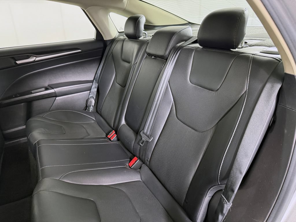 Used 2019 Ford Fusion Energi Titanium FWD image 31