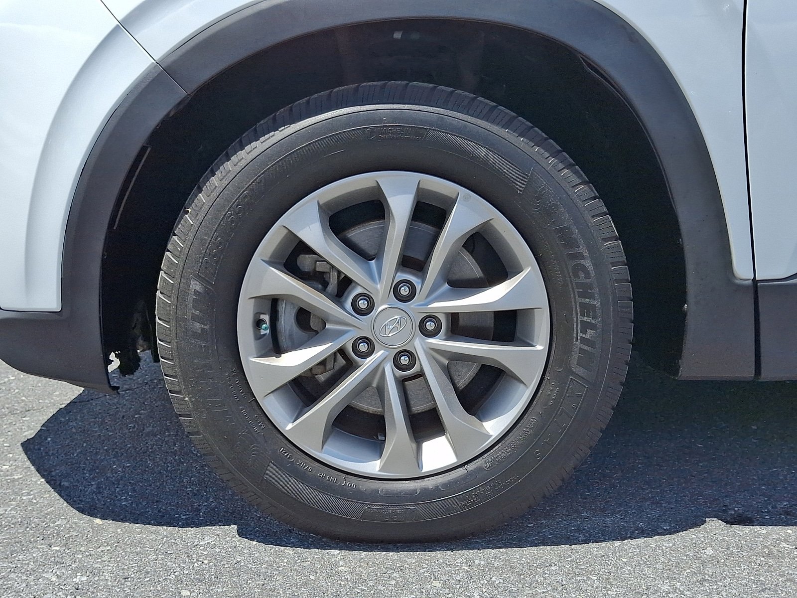 Used 2019 Hyundai Santa Fe SE AWD/4WD image 9