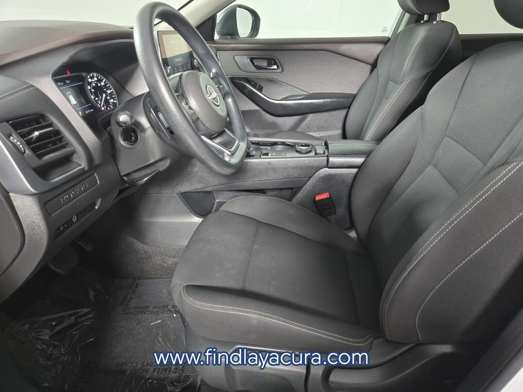 Used 2023 Nissan Rogue S image 11