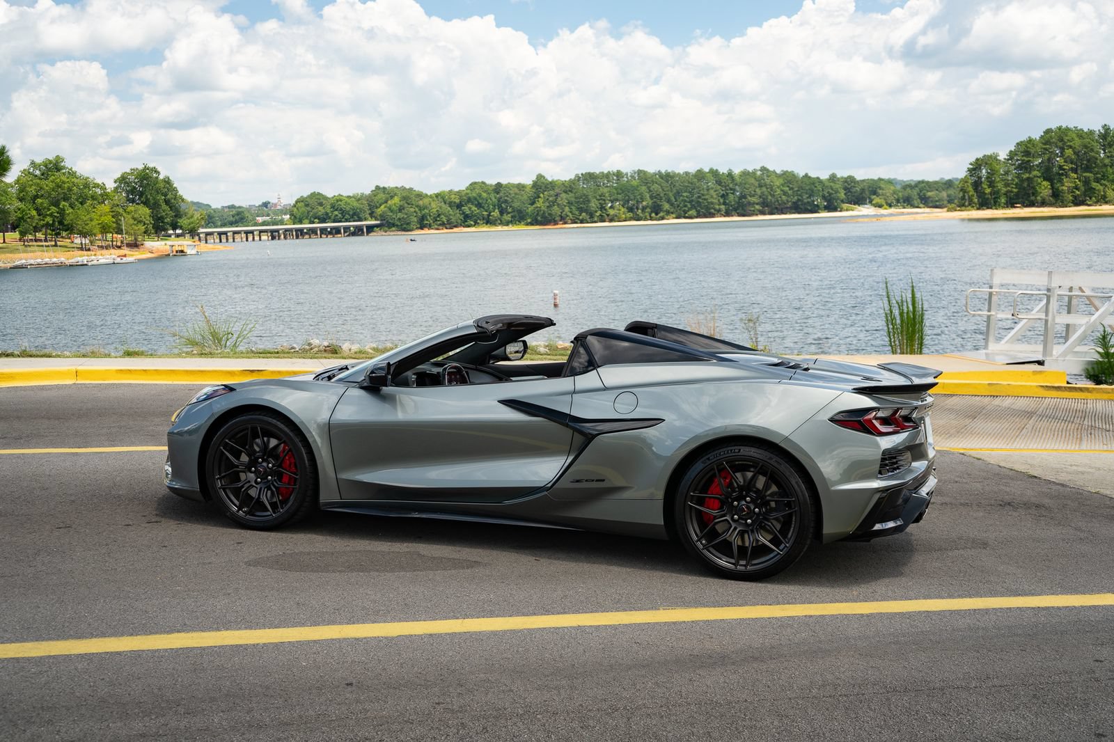 Used 2023 Chevrolet Corvette Z06 RWD image 20