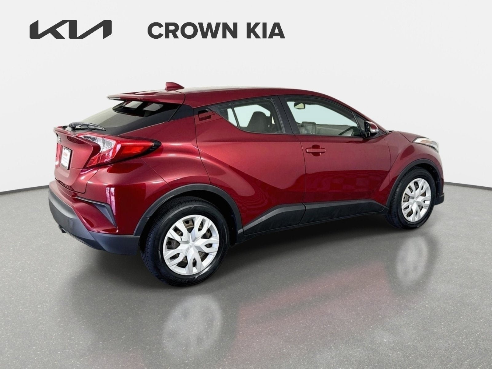Used 2019 Toyota C-HR LE FWD image 6