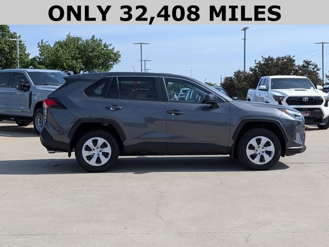 Used 2023 Toyota RAV4 LE FWD image 4