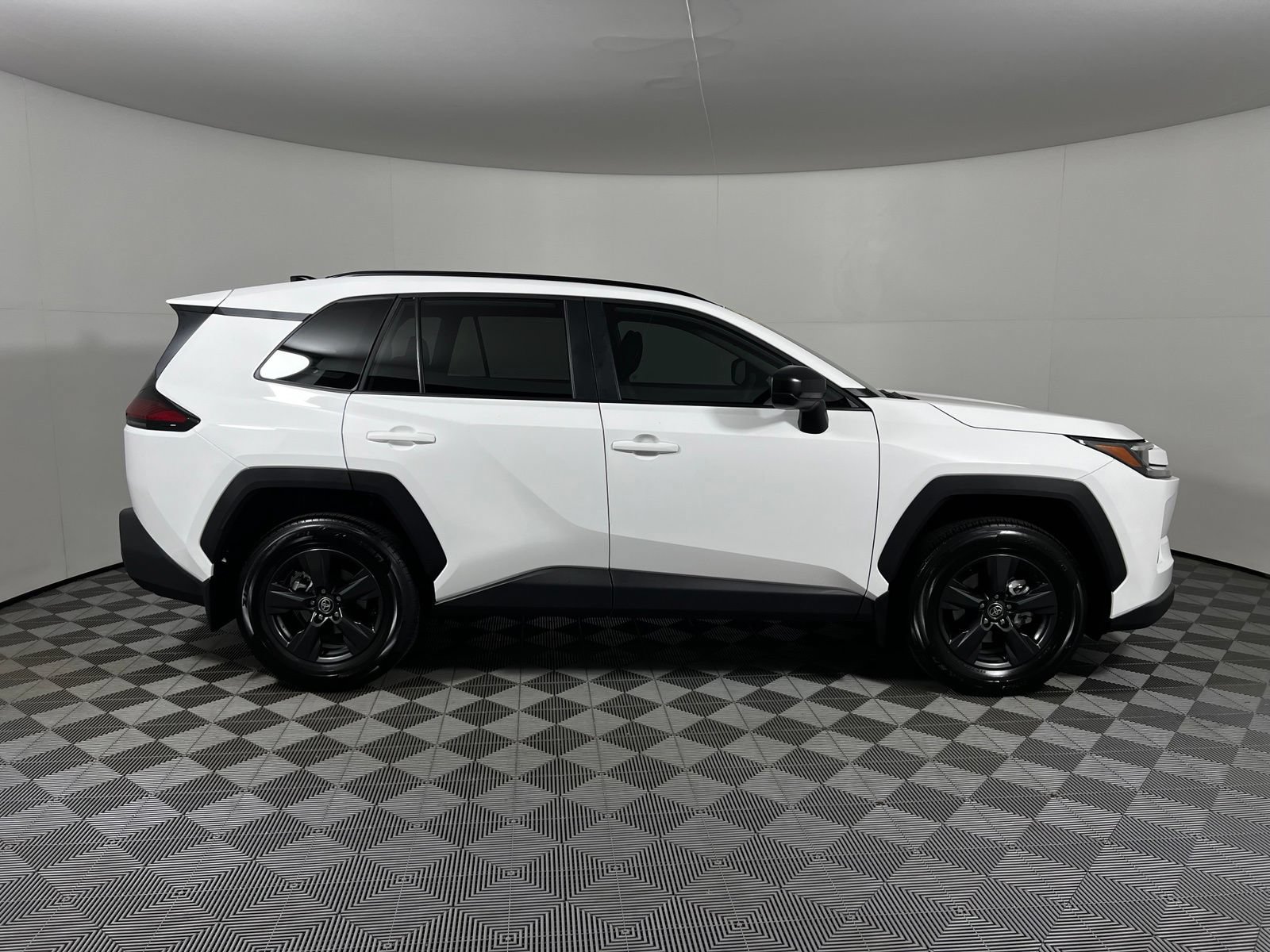 Used 2026 Toyota RAV4 LE AWD/4WD image 4