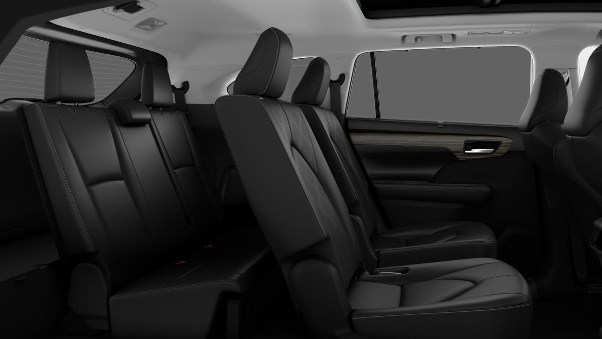 New 2025 Toyota Highlander Platinum image 21