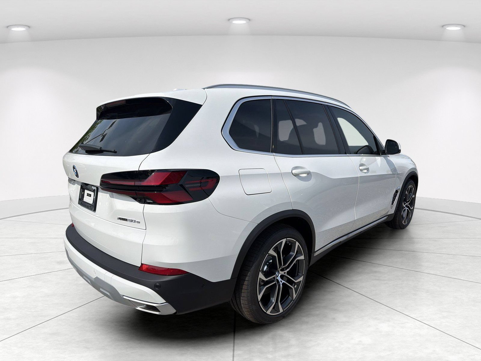 New 2026 BMW X5 xDrive50e AWD/4WD image 4