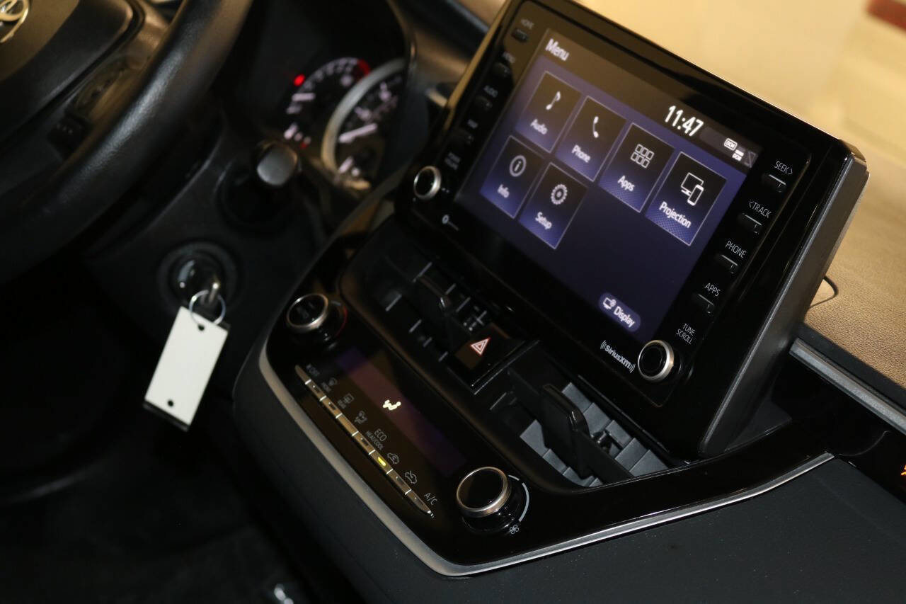 Used 2022 Toyota Corolla LE image 43