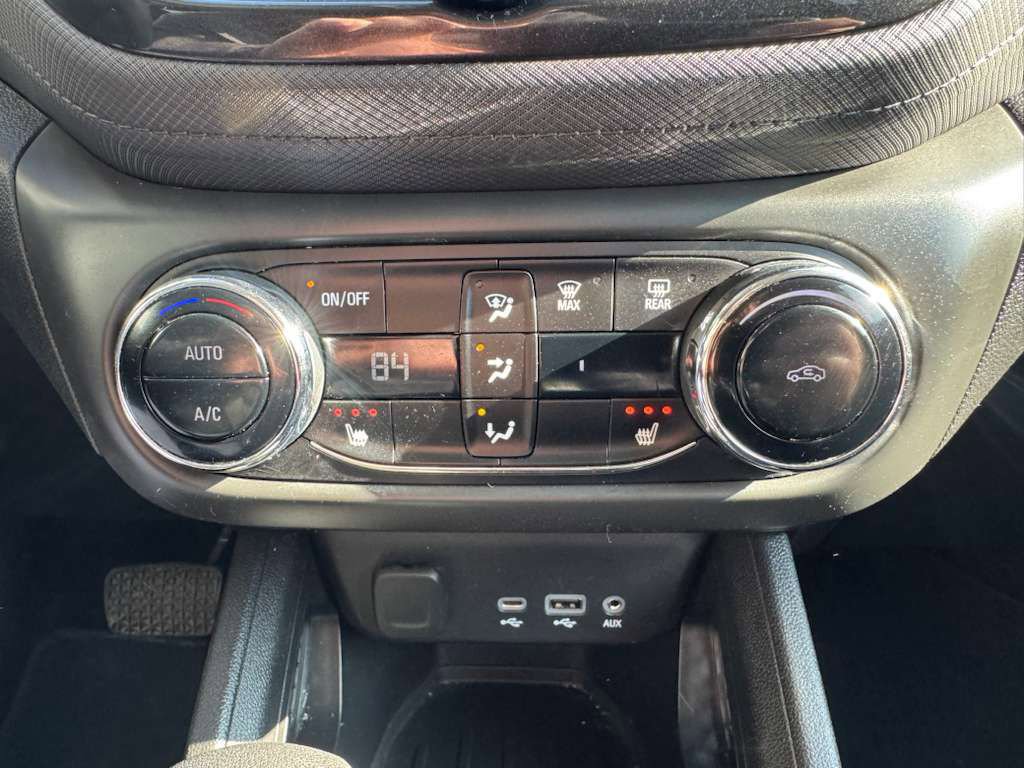 Used 2021 Chevrolet TrailBlazer LT w/ Convenience Package image 26