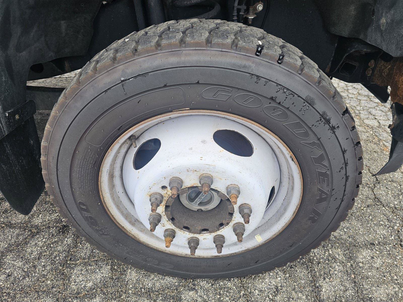 Used 2019 Ford F550 4x4 Regular Cab Super Duty image 11