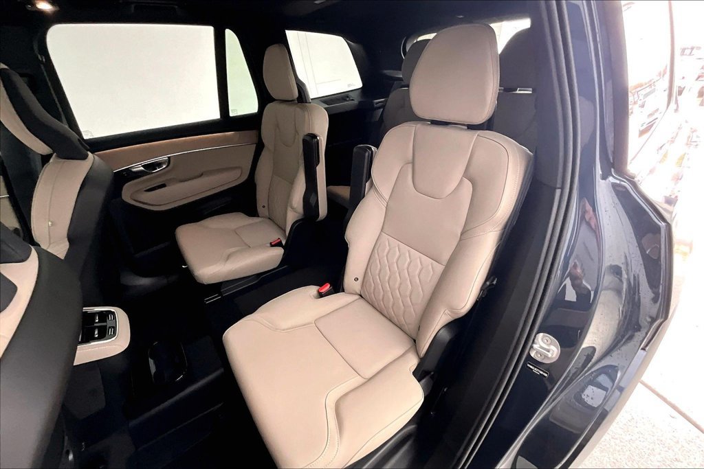 New 2026 Volvo XC90 B6 Plus w/ Protection Package Premier AWD/4WD image 19