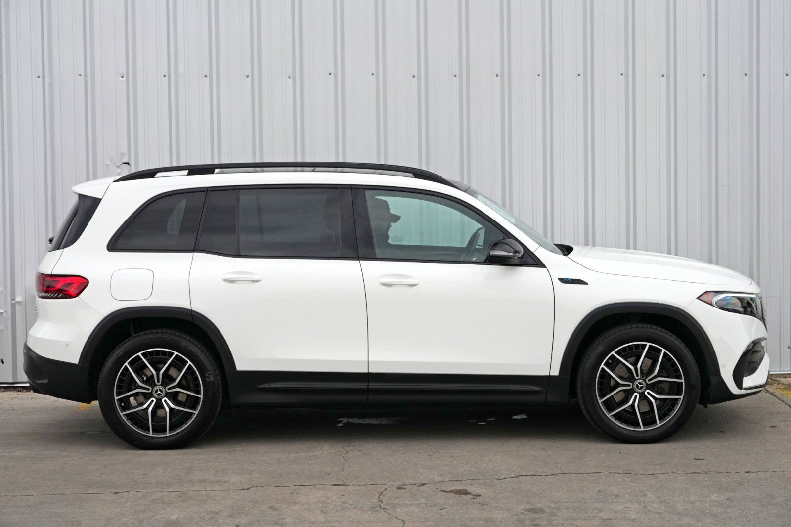 Used 2022 Mercedes-Benz EQB 350 4MATIC image 53