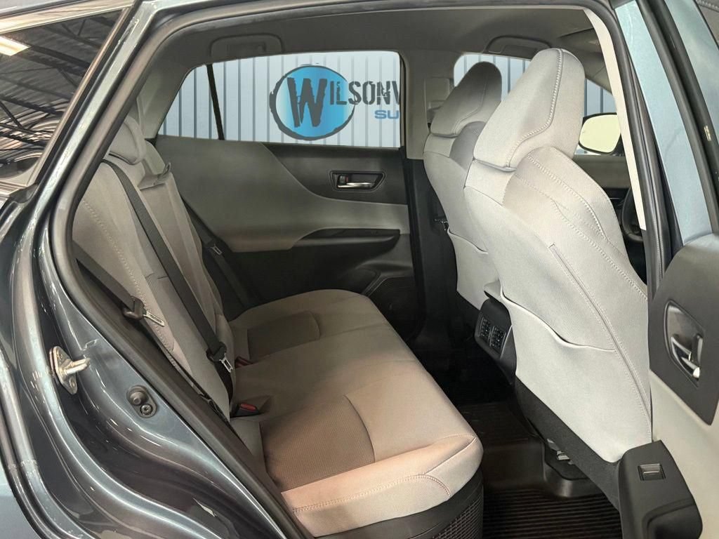 Used 2023 Toyota Venza LE AWD/4WD image 7