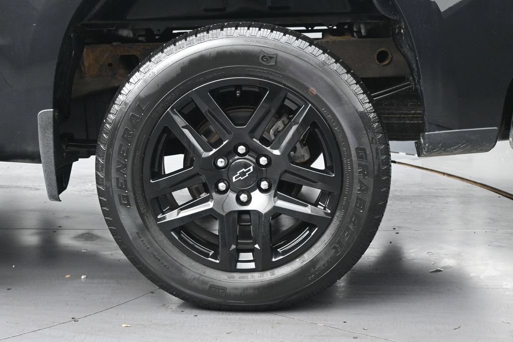 Used 2022 Chevrolet Silverado 1500 Custom AWD/4WD image 32