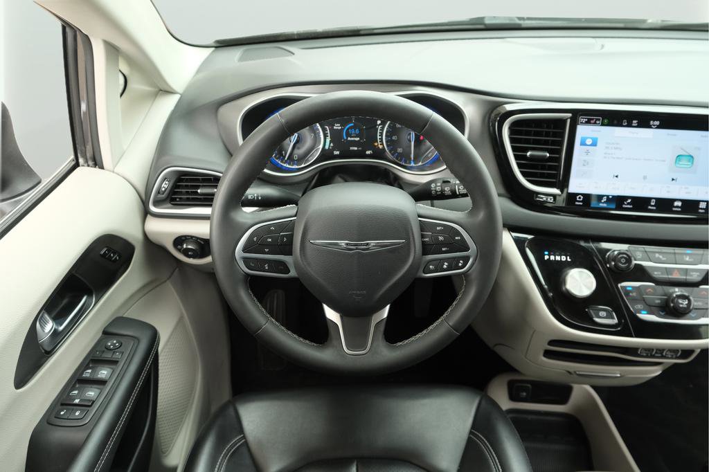 Used 2023 Chrysler Pacifica Touring-L FWD image 33