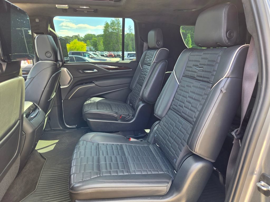 Used 2022 Cadillac Escalade ESV Premium Luxury Platinum w/ LPO, Radiant Package AWD/4WD image 25