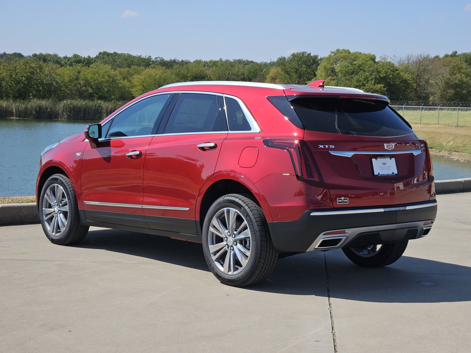 New 2026 Cadillac XT5 Premium Luxury w/ Driver Assist Package FWD image 3