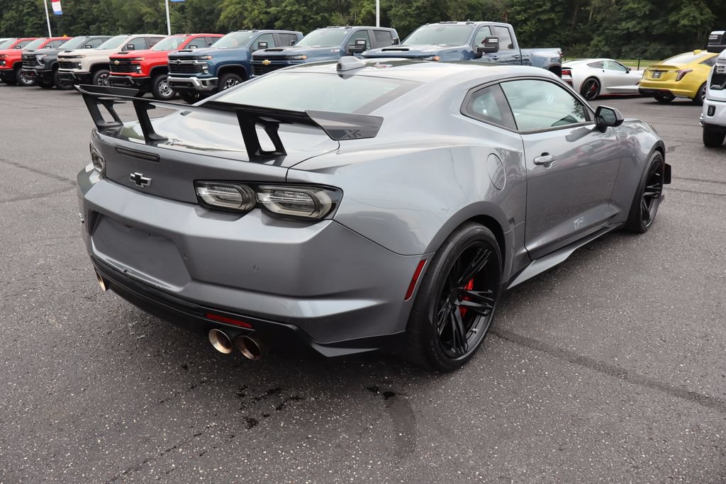 Used 2022 Chevrolet Camaro ZL1 RWD image 29