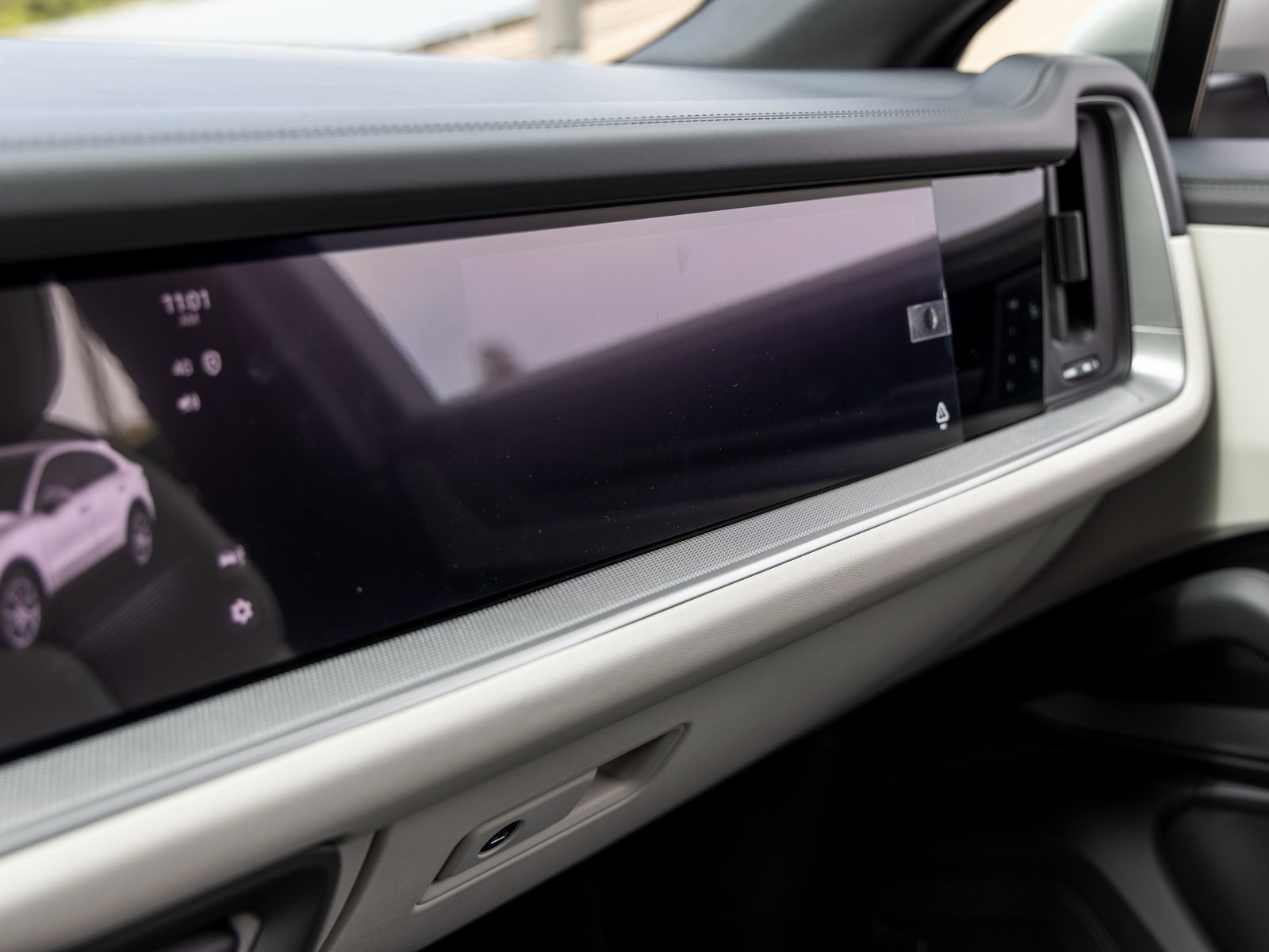 New 2025 Porsche Cayenne Coupe image 33