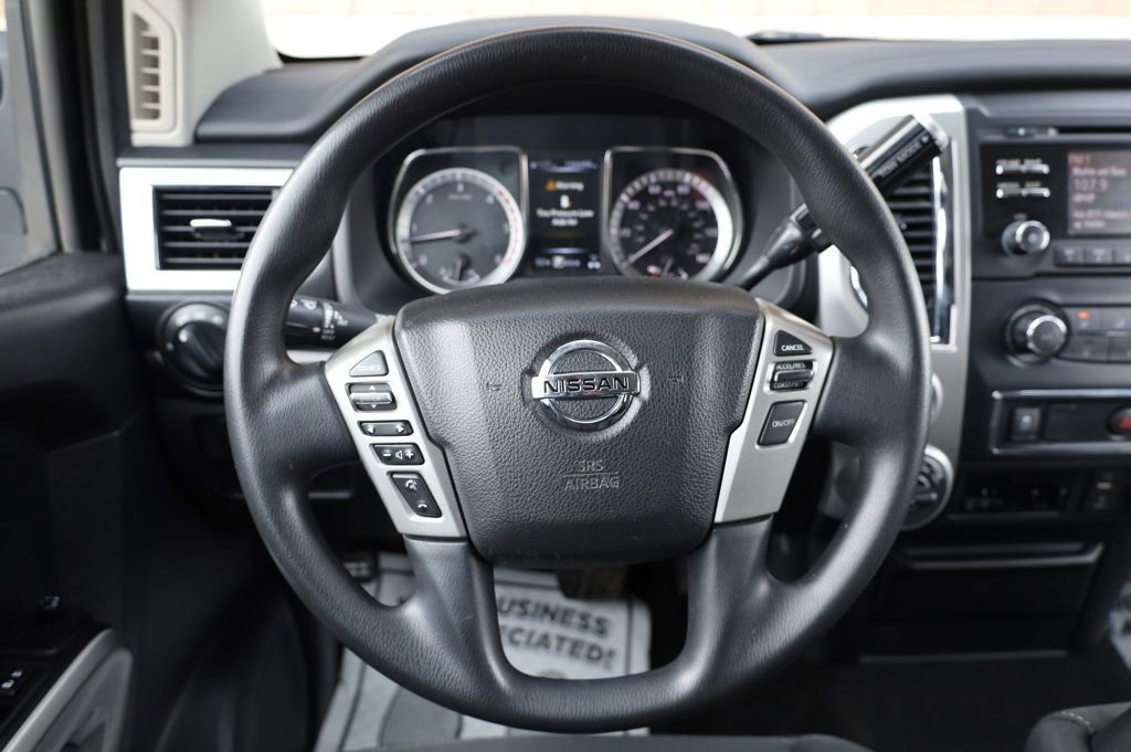 Used 2018 Nissan Titan SV image 29