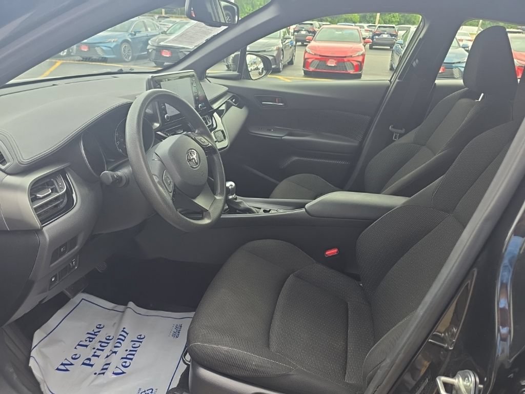 Used 2019 Toyota C-HR LE FWD image 12
