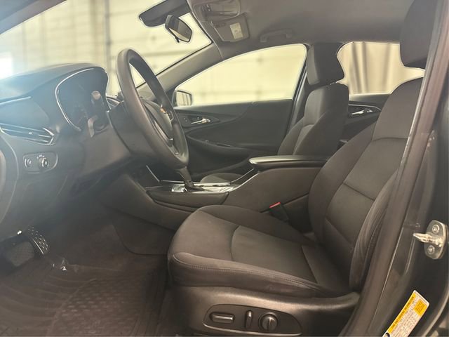 Used 2017 Chevrolet Malibu LT image 10