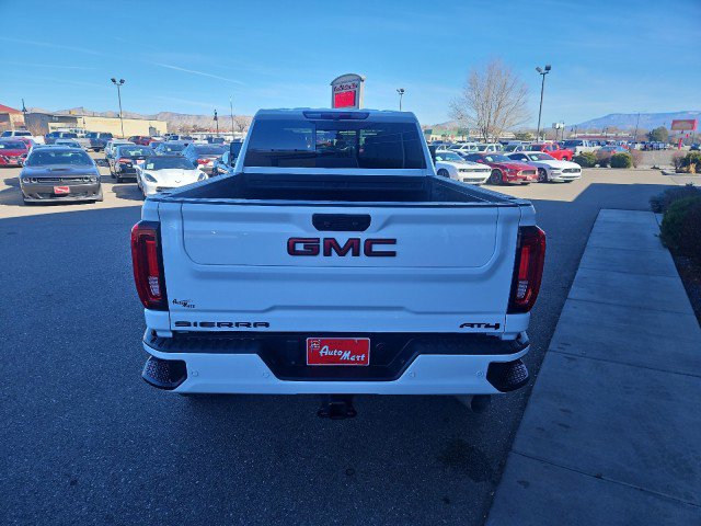 Used 2022 GMC Sierra 2500 AT4 image 4