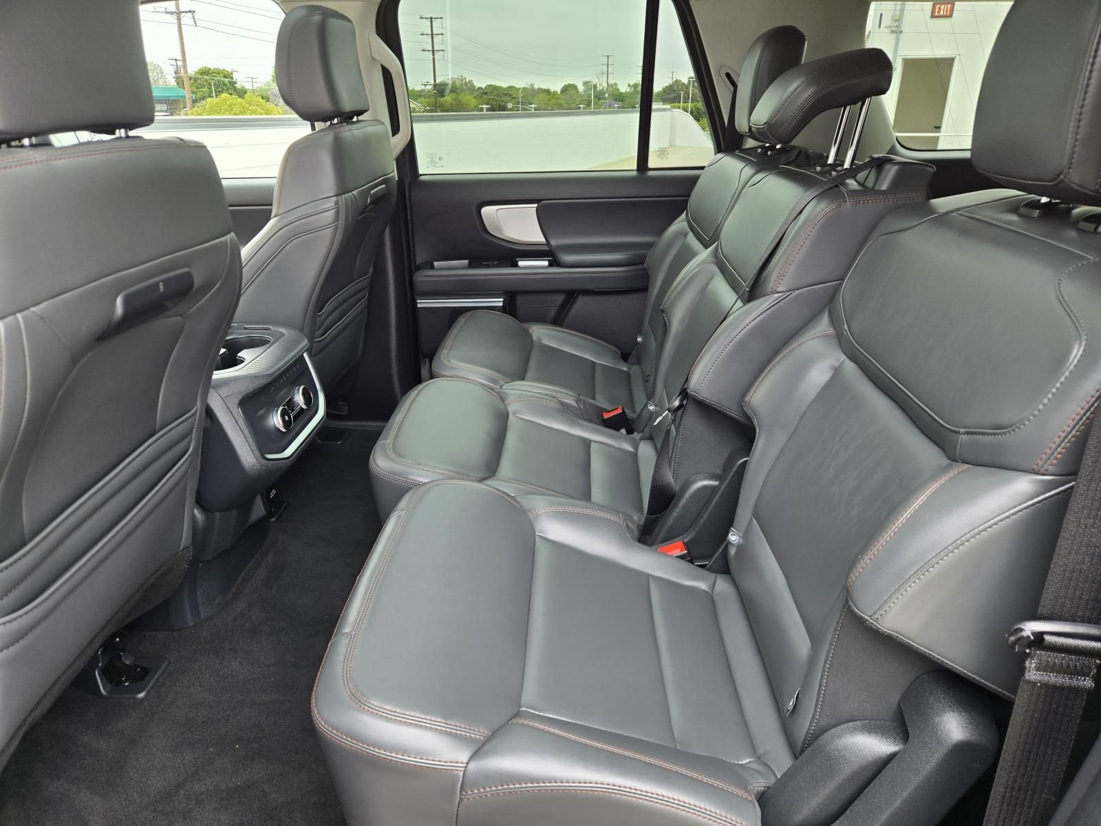 Used 2025 Ford Expedition Max Active AWD/4WD image 26