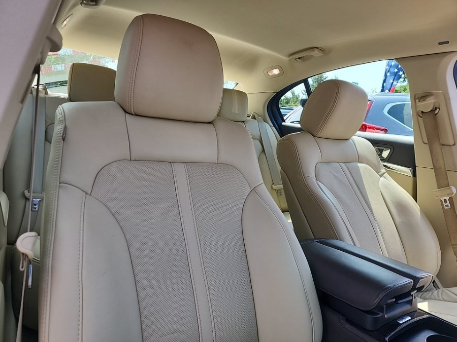 Used 2014 Lincoln MKS w/ Equipment Group 101A FWD image 40