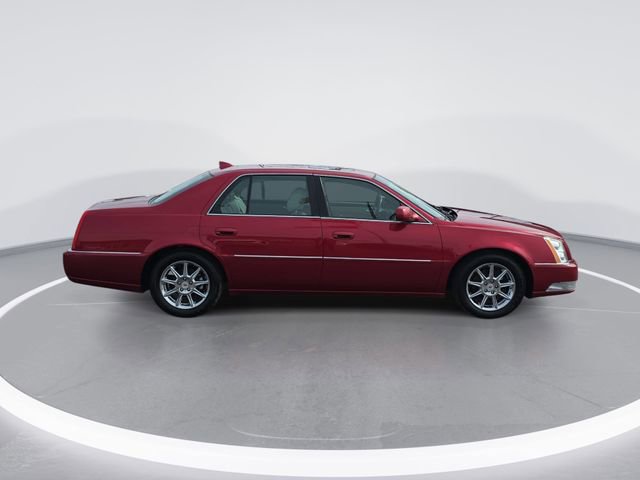 Used 2011 Cadillac DTS Luxury image 2