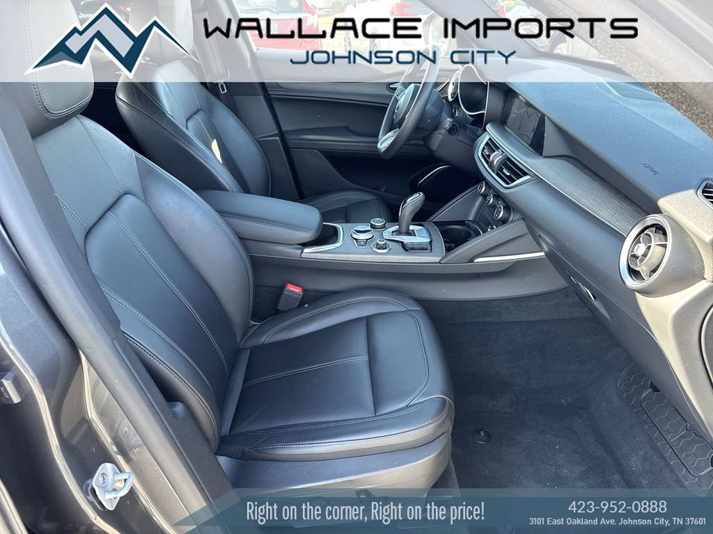 Used 2023 Alfa Romeo Stelvio Ti image 41