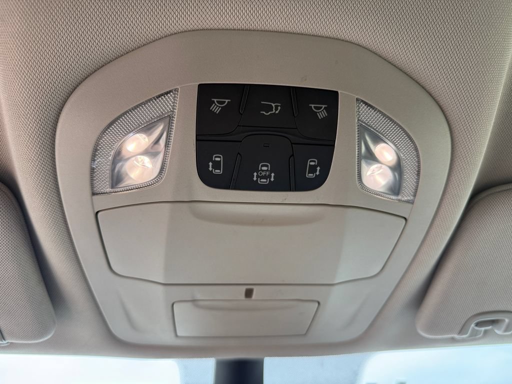 Used 2024 Chrysler Pacifica Touring-L FWD image 48
