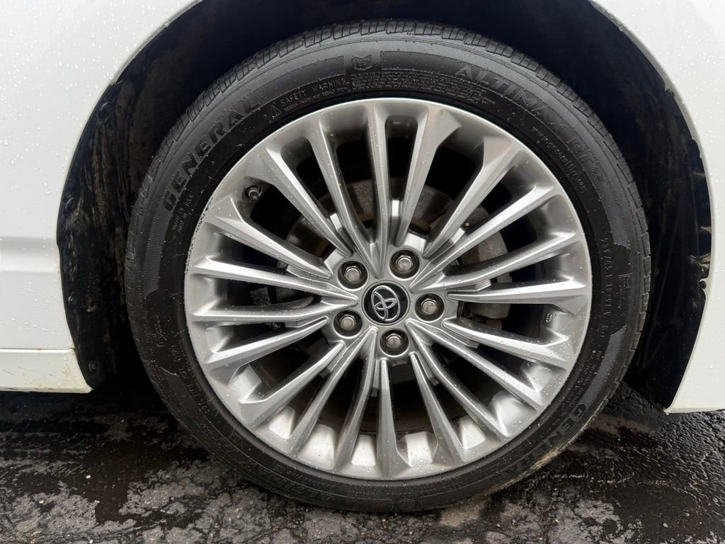 Used 2019 Toyota Avalon Limited w/ Advanced Safety Package image 45