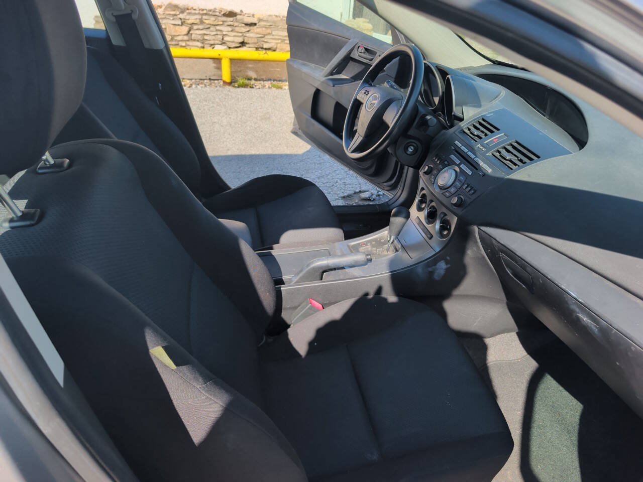Used 2011 MAZDA MAZDA3 i Sport FWD image 18