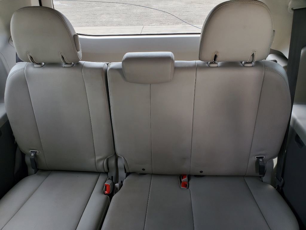 Used 2012 Toyota Sienna XLE FWD image 32
