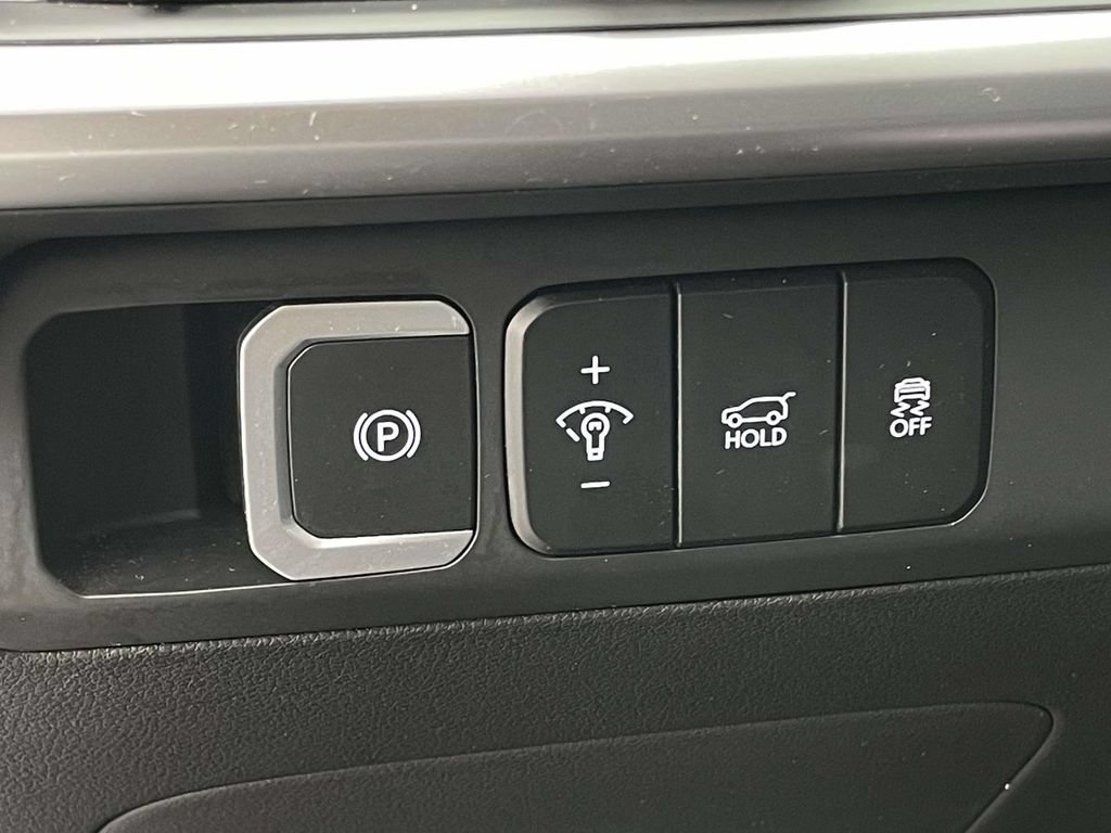 Certified 2025 Hyundai Santa Fe SEL AWD/4WD image 9