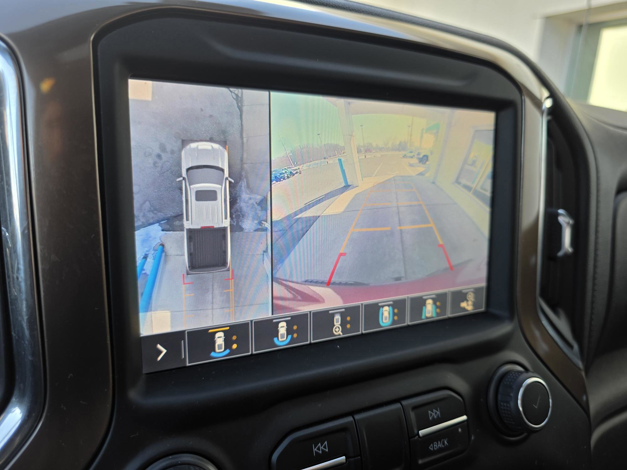 Used 2019 Chevrolet Silverado 1500 High Country w/ Technology Package image 10