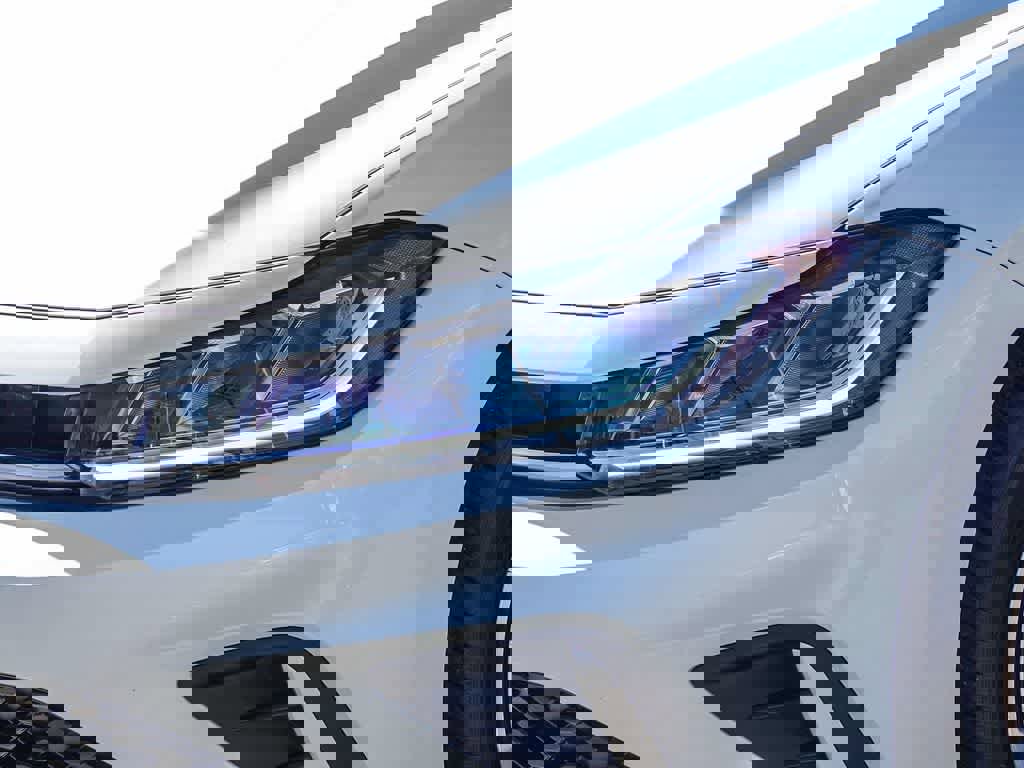 Used 2025 Volkswagen Jetta SEL image 8