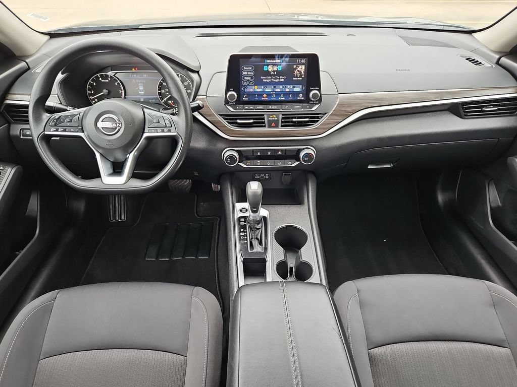 Used 2025 Nissan Altima 2.5 SV FWD image 26