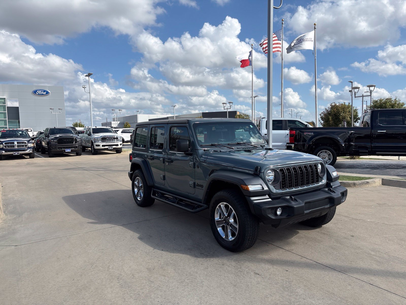 Used 2024 Jeep Wrangler Unlimited Sport AWD/4WD image 8