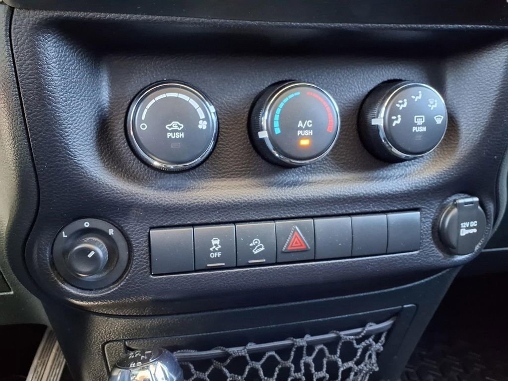 Used 2015 Jeep Wrangler Unlimited Sport w/ Quick Order Package 24S AWD/4WD image 9