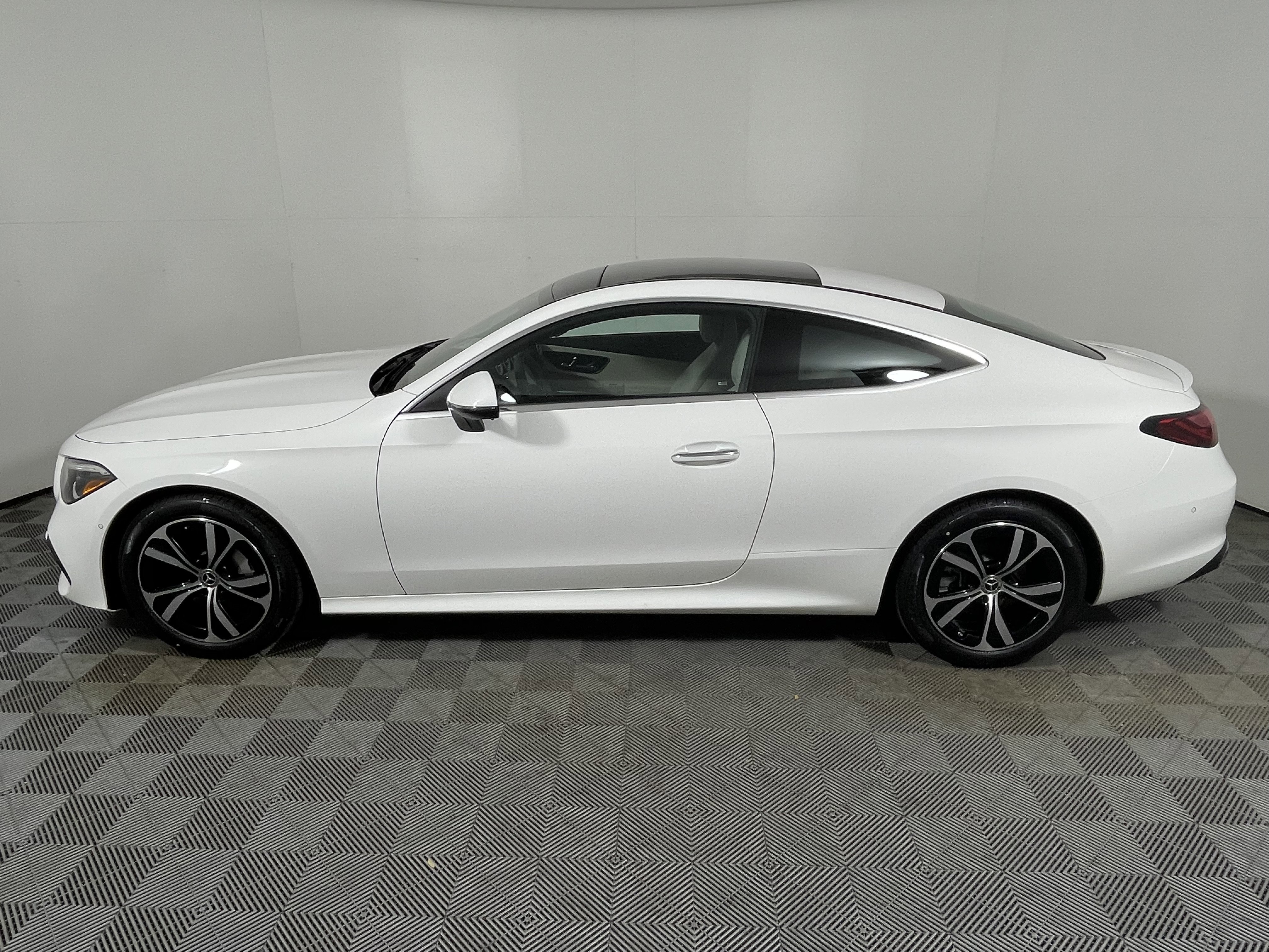 New 2026 Mercedes-Benz CLE 300 4MATIC Coupe image 2