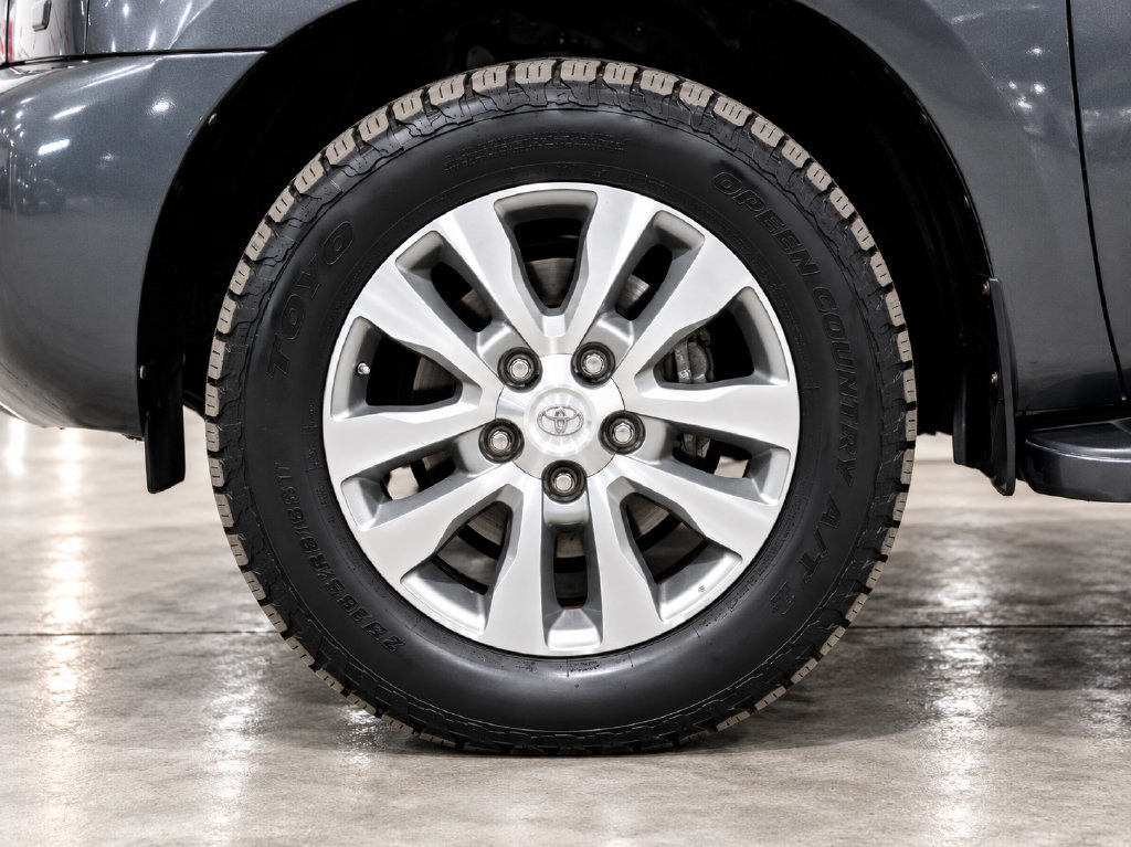 Used 2017 Toyota Sequoia Limited w/ Safety & Convenience Package AWD/4WD image 43