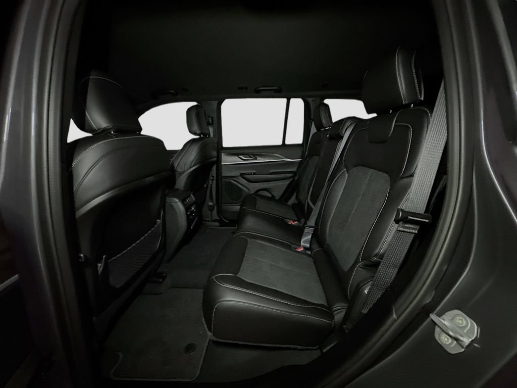 New 2026 Jeep Grand Cherokee Altitude AWD/4WD image 17