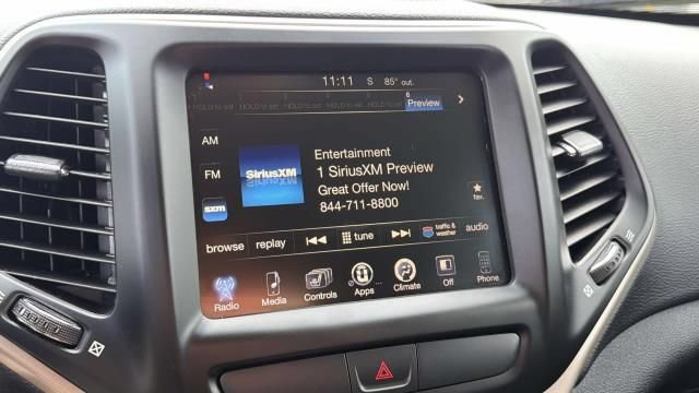 Used 2016 Jeep Cherokee Latitude w/ Cold Weather Group AWD/4WD image 11
