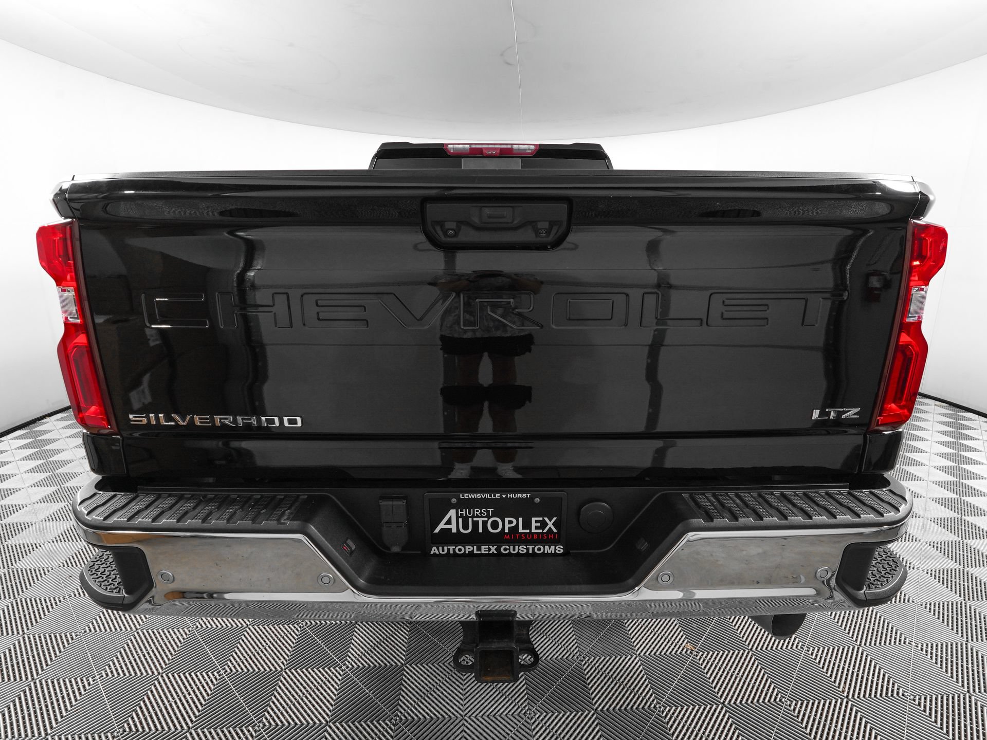 Used 2021 Chevrolet Silverado 2500 LTZ w/ LTZ Premium Package AWD/4WD image 5
