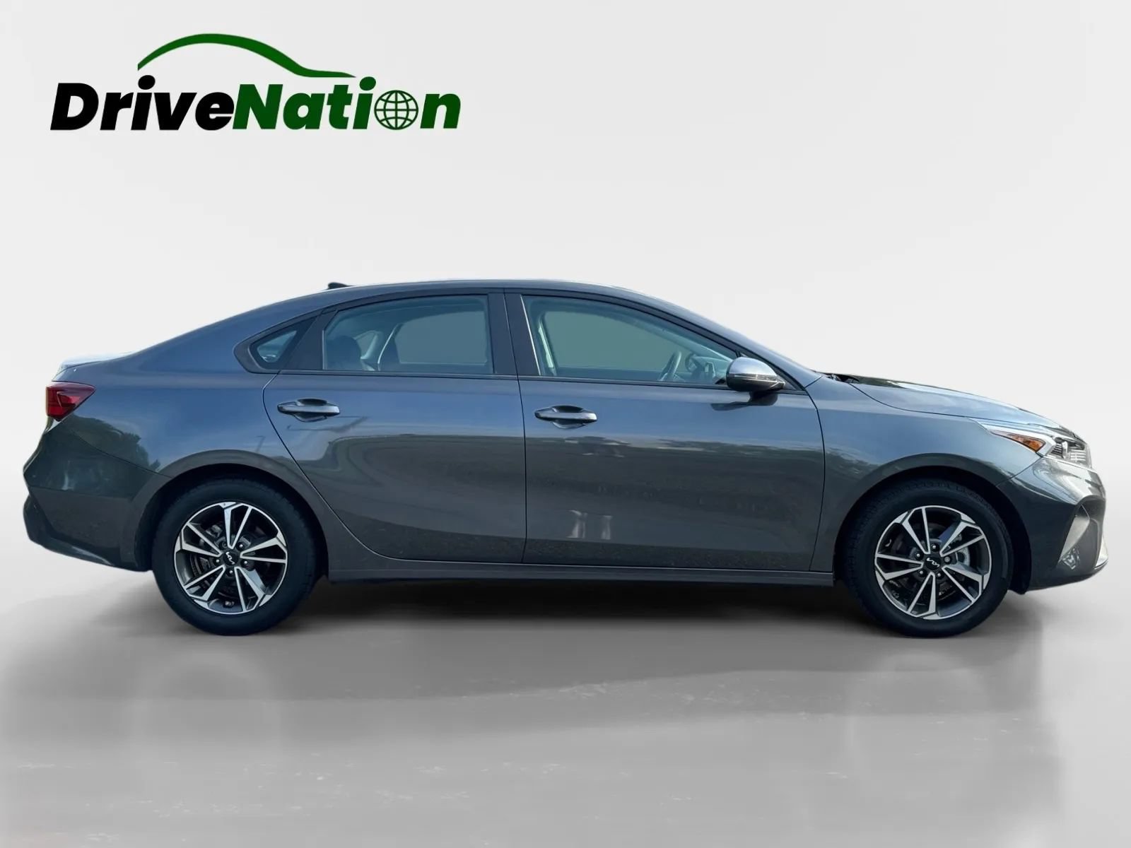 Used 2023 Kia Forte LXS w/ LXS Technology Package FWD image 4