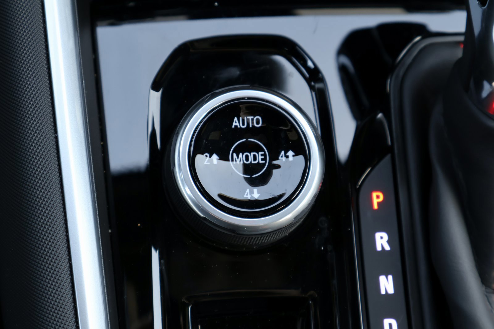 Used 2025 Chevrolet Colorado Z71 AWD/4WD image 30