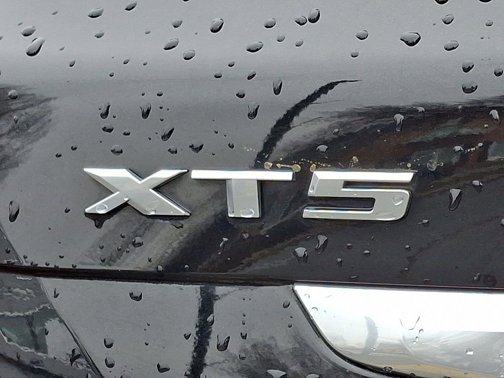 Used 2018 Cadillac XT5 Luxury w/ Driver Awareness Package image 37