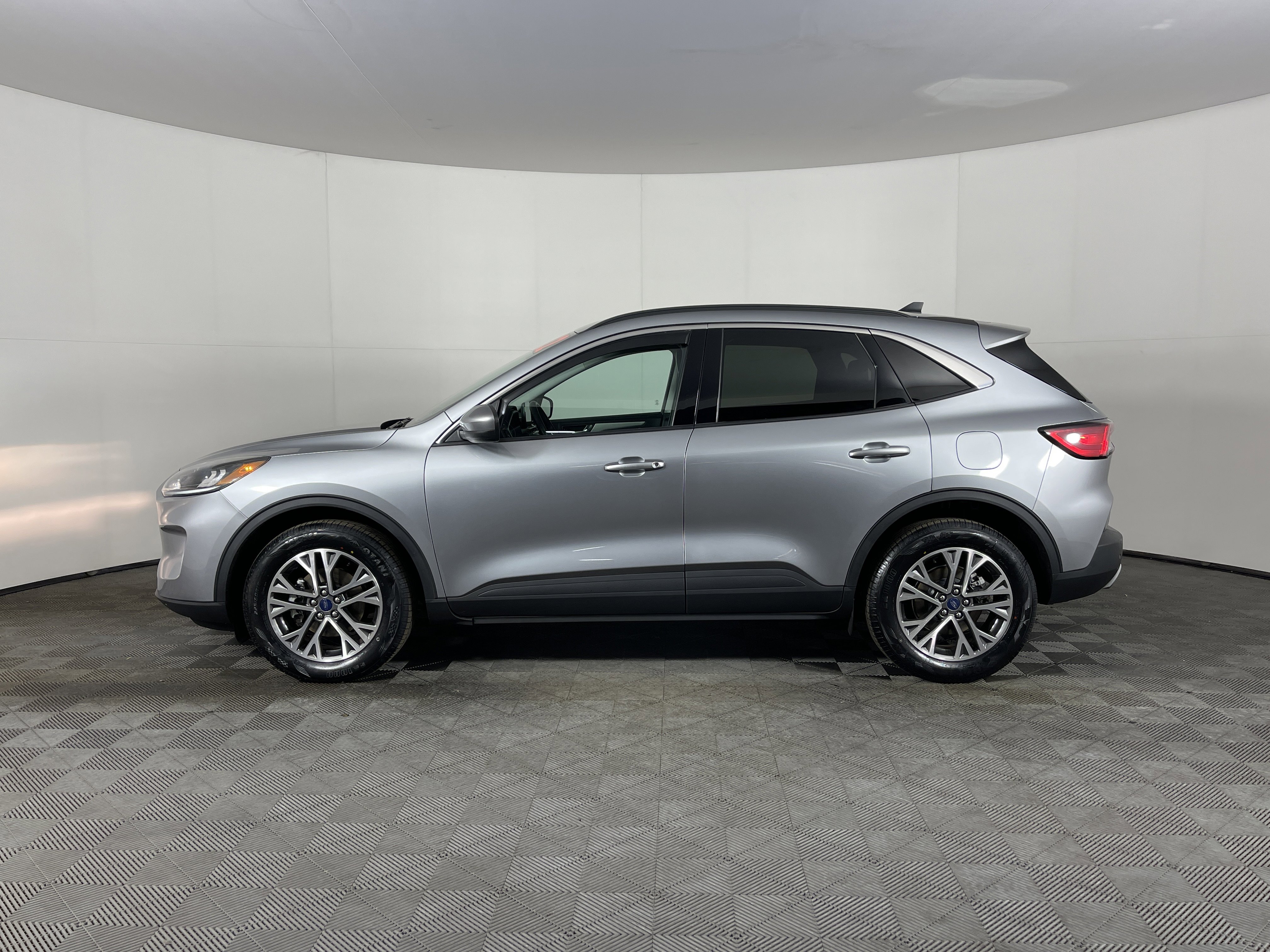 Used 2022 Ford Escape SEL image 3