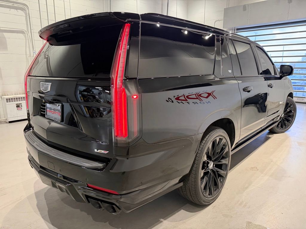 Used 2026 Cadillac Escalade ESV V image 6